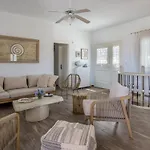 Milos Retreat Fusion Zefiria