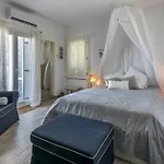 Milos Retreat Fusion * Zefiria