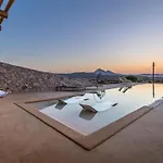 Milos Retreat Fusion Zefiria