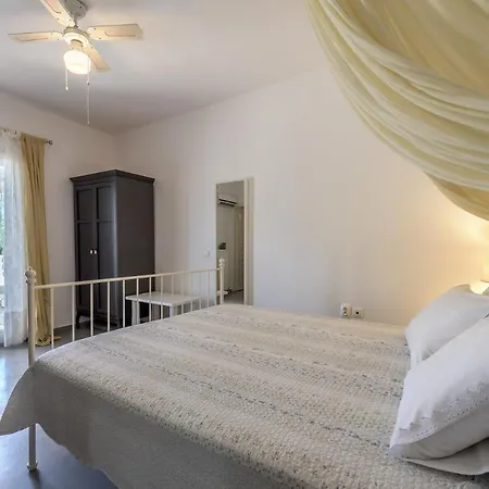 Milos Retreat Fusion Villa