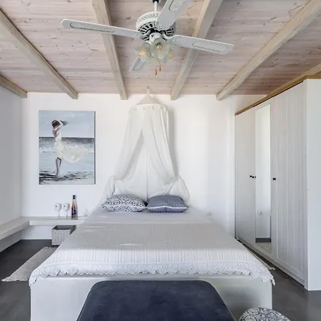 Villa Milos Retreat Fusion Zefiria